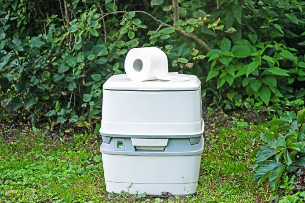 Best Portable toilet rental cost  in Waukegan, IL
